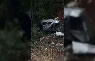 Antalya’da otomobil şarampole yuvarlandı: 1’i...