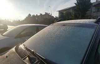 Arabalar buz tuttu, vatandaşlar zor anlar yaşadı