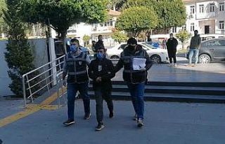 Aracın ses sistemini söküp kamyonete yükleyip...