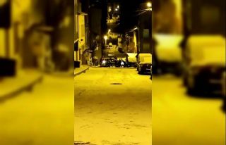 Arnavutköy’de kartopu oynayanlar vatandaş mahallede...