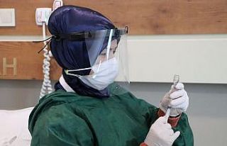 Aşı olan Başhekim Korur: "Halkımızı aşı...