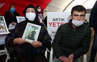 Askeri giyim malzemeleri satılan dükkanda çalışıyordu,...