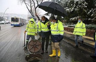 ASKİ ekipleri sahada karla mücadele nöbetinde