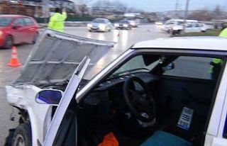 Aynı kavşakta bu kaçıncı kaza; 2 yaralı