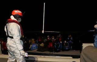 Ayvalık’ta 38 göçmen kurtarıldı