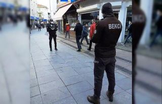 Ayvalık’ta çarşı ve mahalle bekçilerinden megafonla...