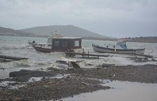 Ayvalık’ta şiddetli yağış ve lodos hayatı...