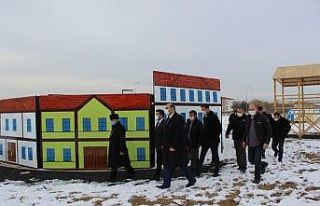 Aziziye kabuğunu kırıyor