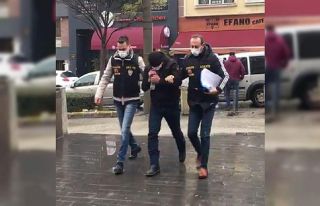 Baba ve oğlunu bıçaklayan şüpheli tutuklandı