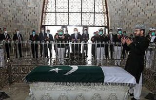 Bakan Çavuşoğlu, Pakistan’ın kurucu lideri Cinnah’ın...