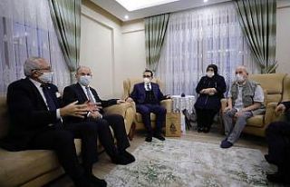 Bakan Dönmez, Soma’da ilk doğalgaz abonesinin...