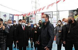 Bakan Kasapoğlu, çocuklarla voleybol oynadı