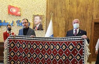 Bakan Kasapoğlu’ndan Tuşba Belediyesine ziyaret
