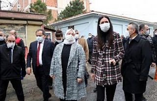 Bakan Selçuk’tan iş yerleri yanan esnafa destek...