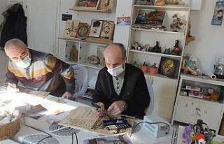 Balıkesir’de ahşabı yakarak resim yapıyorlar