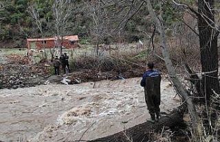 Balıkesir’de köprü yıkılması sonucu mahsur...