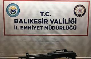 Balıkesir’de polis 10 aranan şahsı yakaladı