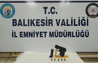 Balıkesir’de polis 14 aranan şahsı yakaladı