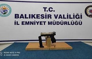 Balıkesir’de polis 17 aranan şahsı yakaladı