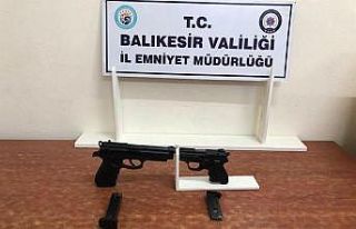 Balıkesir’de polis 18 aranan şahsı yakaladı