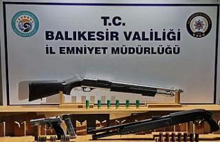 Balıkesir’de polis 24 aranan şahsı yakaladı