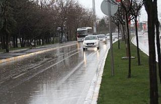 Balıkesir’de şiddetli yağış etkili oldu