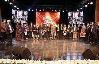 "Bana Türkünü Söyle"de final heyecanı