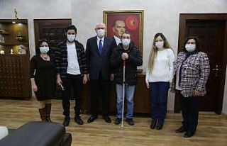 Başarılı görme engelli sporculardan Başkan Kurt’a...