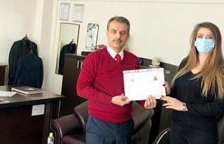 Başarılı öğretmenler ödüllendirildi