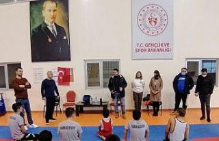 Başkan Alkan’dan güreş branşına ziyaret