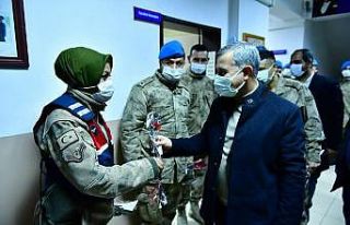 Başkan Çınar, görevlileri yeni yılda yalnız...