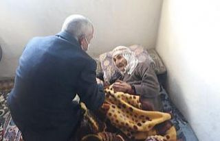 Başkan Ensari’den 110 yaşındaki nineye ziyaret