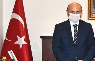 Başkan Oral’dan, öğrencilere internetli tablet