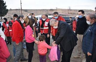 Başkan Sarı, Kızılay gönüllüleriyle 5 köyde...