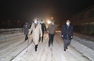 Başkan Sayan, kar temizleme çalışmalarını denetledi