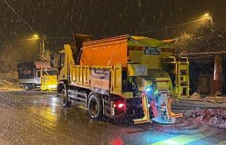 Başkan Yüksel, karla mücadele ekiplerini gece boyunca...