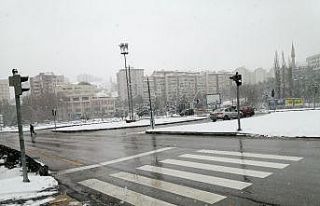 Başkent’te kar renkli görüntüler oluşturdu