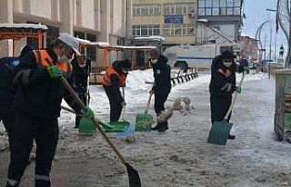 Belediye buz timi görev başında