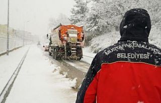 Belediye ekipleri iş başında