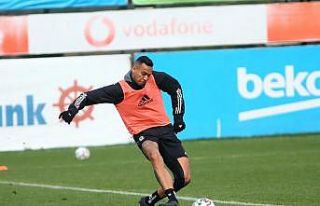 Beşiktaş, Josef de Souza’nın sözleşmesini uzattı
