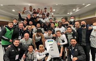 Beşiktaşlı futbolcular galibiyeti Başkan Çebi’ye...