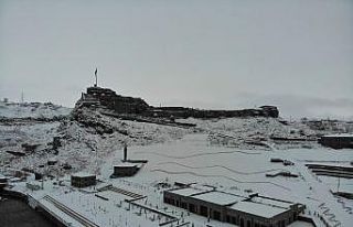 Beyaz gelinliğini giyen Kars havadan görüntülendi