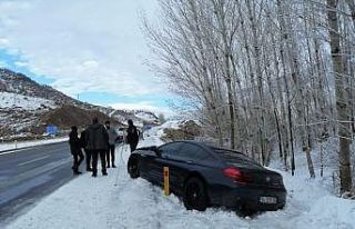 Bingöl’de buzlanma nedeniyle aynı yerde 3 araç...