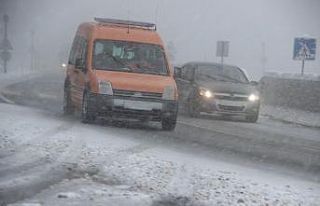 Bolu Dağı’nda kar yağışı devam ediyor