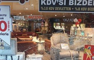 Boş yolda feci kaza anı kamerada