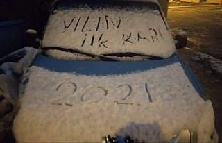 Bozüyük’te aylardır hasretle beklenen kar yağışı...