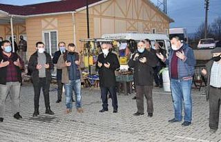 Bu ilçede hayvan pazarı dualar ile açılıyor