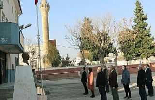 Bu kez öğrenciler değil veliler İstiklal Marşı...