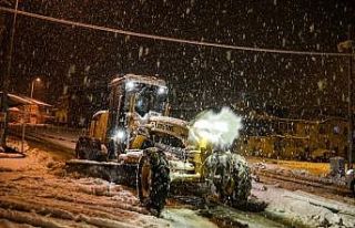 Bünyan’da karla mücadele gece boyu sürdü