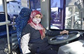 Burdur’da ilk kadın halk otobüsü şoförü Aysel...